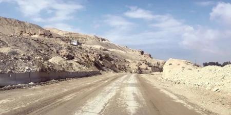 طريق الموت بين عيّ والأغوار ..  15 كيلومترًا من الإهمال منذ 30 عامًا!
