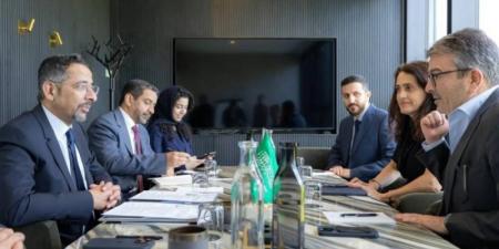 وزير الصناعة يناقش مع شركات دنماركية الفرص الاستثمارية في قطاعي الصناعة والتعدين