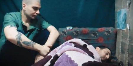 القسام ينشر مقطع فيديو لأسيرين إسرائيليين أحدهما حاول الانتحار