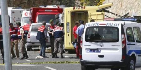 مصرع 8 أشخاص وإصابة 20 آخرين بحادث سير في تركيا