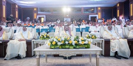 أمير القصيم يرعى حفل تخريج 400 متدرب ومتدربة من معهد "سرب"