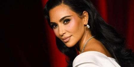 كيم كارداشيان تسترجع ليلة السطو عليها أمام محكمة فرنسية