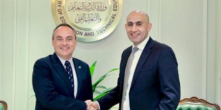 وزير التربية والتعليم يلتقي الممثل المقيم لصندوق الأمم المتحدة للسكان لبحث التعاون