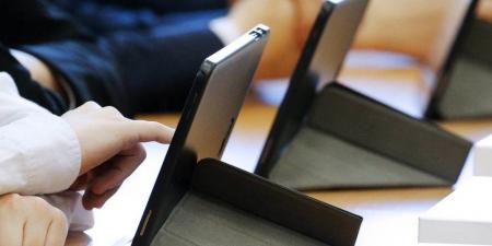 الإدارية العليا تلغى حكم أول درجة بشأن تابلت طلاب الثانوية: عهده ويجب إعادته
