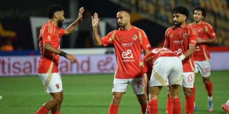الأهلي ينهي الخلافات في التفاوض مع ريفيرو.. هل وصل للقاهرة؟