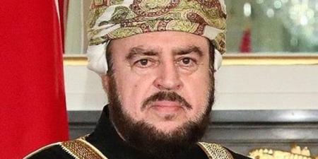 الممثل الخاص لجلالة سلطان عمان يصل الرياض وفي مقدمة مستقبليه نائب أمير المنطقة