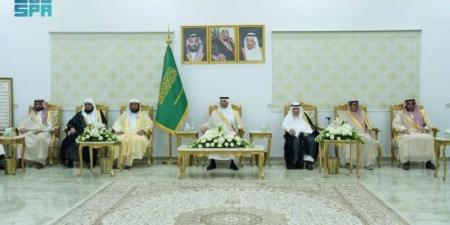 محافظ الأحساء يدشّن المشروع الخيري لرجل الأعمال أحمد المظفر