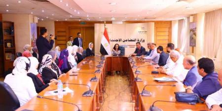 وزيرة التضامن تلتقي أعضاء البعثة الإشرافية لحج الجمعيات الأهلية بالوزارة