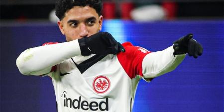 رغم انتقاله للسيتي .. مرموش يزين قائمة هدافى الدورى الألمانى