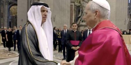 نيابة عن رئيس الدولة.. سعود بن صقر يحضر مراسم تنصيب البابا ليو الرابع عشر