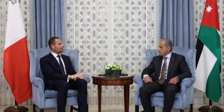 حسان ونظيره المالطي يؤكدان الحرص على تطوير العلاقات بين البلدين