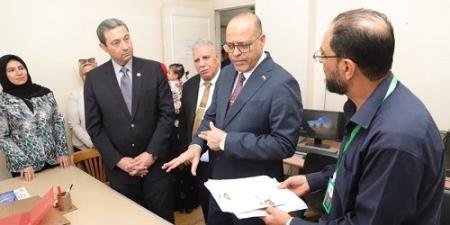 وزير العمل يحث العاملين "بالمديرية" على تكثيف الجهود في خدمة المو
