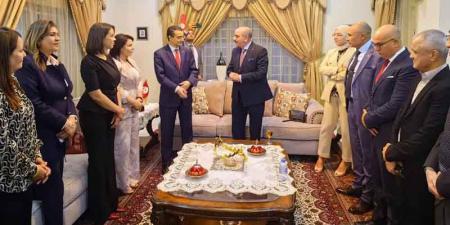 وزير الخارجية يلتقي عددا من أفراد الجالية التونسية في قطر ويزور المدرسة التونسية بالدوحة .. تأكيد على تطوير مستوى الخدمات المسداة والدور التنموي للتونسيين بالخارج