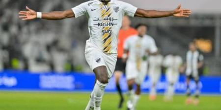 النمور تحتفل بالدوري في شباك الشباب