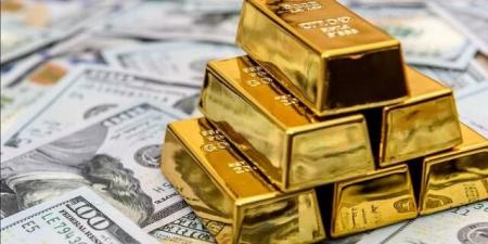 الذهب يواصل الصعود للجلسة الثالثة مدعومًا بضعف الدولار