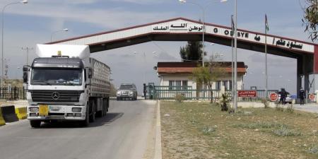 "تجارة الأردن": 60 ألف شاحنة دخلت من الأردن إلى سوريا منذ سقوط الاسد
