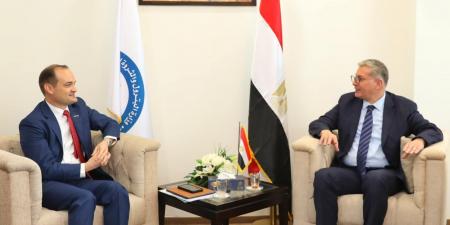 وزير البترول يلتقي نائب رئيس أباتشي الأمريكية