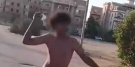 كشف ملابسات فيديو يتضمن قيام أحد الأشخاص بممارسة أعمال البلطجة والتعدى على والده بالتبنى وأسرته بالجيزة