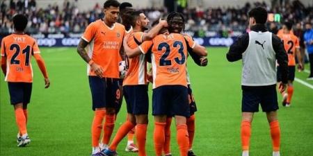 باشاك شهير يقترب من الدور الفاصل لدوري المؤتمر الأوروبي
