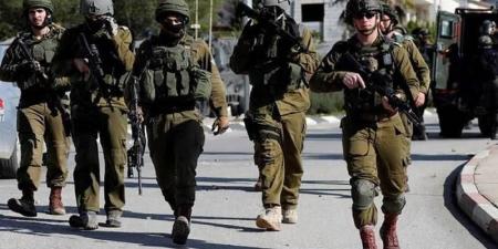 الاحتلال ومستوطنوه يواصلون العربدة في البلدات الفلسطينية