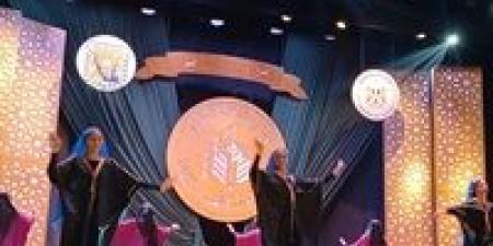 الفنون الشعبية تضئ المسرح الصيفي بالطور بلوحات استعراضية تراثية