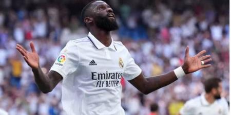 ريال مدريد يقترب من تجديد عقد روديجر حتى 2027