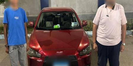 ملابسات تعدى أب على نجله وإجباره على الركوب داخل شنطة سيارته