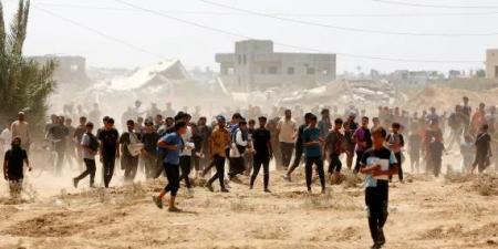 غزة | غارات على أنحاء متفرقة من القطاع… واستمرار قتل المجوّعين