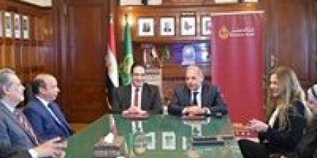 بروتوكول تعاون بين جامعة القاهرة و بنك مصر لدعم تطوير مركز رعاية الحالات الحرجة بمستشفى القصر العيني