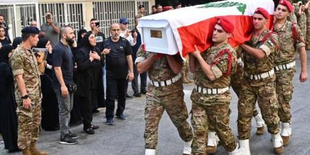 لبنان يُشيع جنوده القتلى.. وبلدات جنوبية تتعرض لقصف إسرائيلي