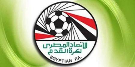 اتحاد الكرة يضع شرطا لتواجد المدربين في المناطق الفنية بالملاعب أثناء المباريات