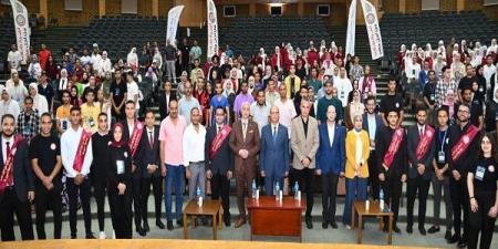 جامعة أسيوط تنظم معسكر إعداد القادة 2025 بمشاركة طلاب من أجل مصر