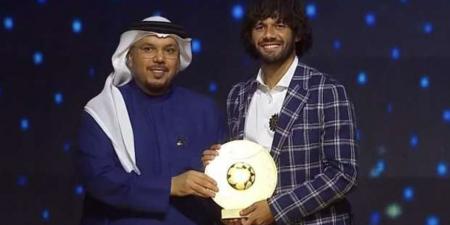 من ناشئي الأهلي إلى نجم الإمارات.. محمد النني يحصد جائزة الأفضل
