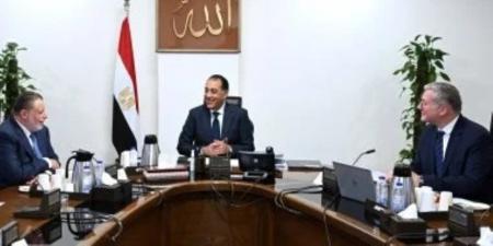 رئيس الوزراء يتابع توفير المنتجات البترولية وسداد مستحقات الشركاء الأجانب في القطاع