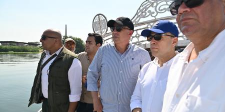 وزير الري يتابع على الطبيعة حالة نهر النيل فرع رشيد وجسوره 