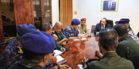 عقد اجتماعًا بالقيادات الأمنية والعسكرية.. - بن ماضي يعود لحضرموت بعد غياب 3 أشهر ويدعو لعدم الإنجرار للفوضى والتخلي عن قطع الطرقات
