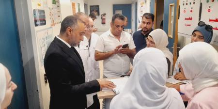 الدكتورعمروعادل في زيارة تفقدية لمستشفي العريش العام