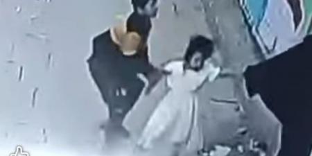 طفل ينقذ شقيقته من محاولة اختطاف في اليمن في وضح النهار