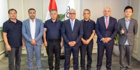 باستثمارات 22,6 مليون دولار.. رئيس اقتصادية قناة السويس يوقع عقد إنشاء مصنع تشانجتشو رامادا لصناعة المنسوجات بمنطقة القنطرة