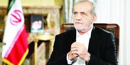 الرئيس الإيراني: الحوار مع أمريكا لا يعني الهزيمة أو الاستسلام