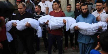 استشهاد عائلة كاملة من ثمانية أفراد في قصف الاحتلال حي الزيتون