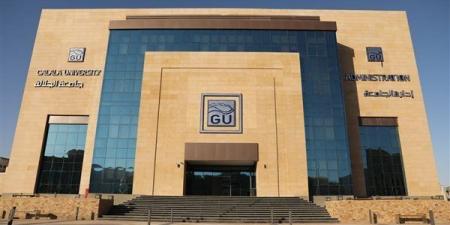 أشرف حاتم رئيسًا مجلس أمناء جامعة الجلالة الأهلية وأحمد عيسى نائبًا ومها الرباط أمينًا للمجلس