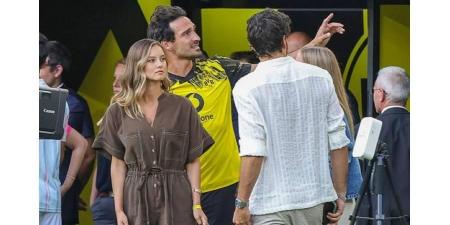 طليقة نجم ألمانيا تنتقد غياب ابنهما عن وداعه الملاعب