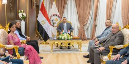 وزير الدولة للإنتاج الحربي وسفير الهند بالقاهرة يبحثان سبل تعزيز التعاون المشترك