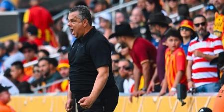 في لقائه بالجمهور : الكنزاري يطالب بالدعم ويعد بالإقلاع