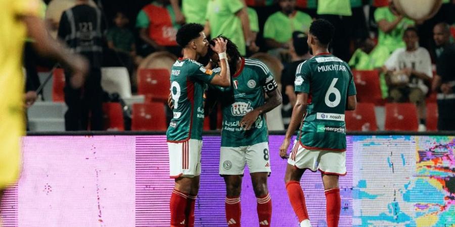 الاتفاق يفوز على الخليج ويتقدم للمركز السابع