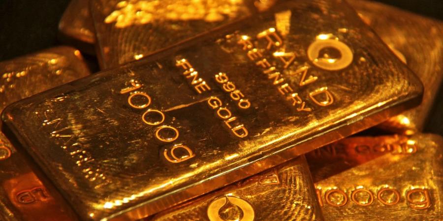 هبوط الذهب بنحو 3% مع تقلص الطلب على الأصول الآمنة