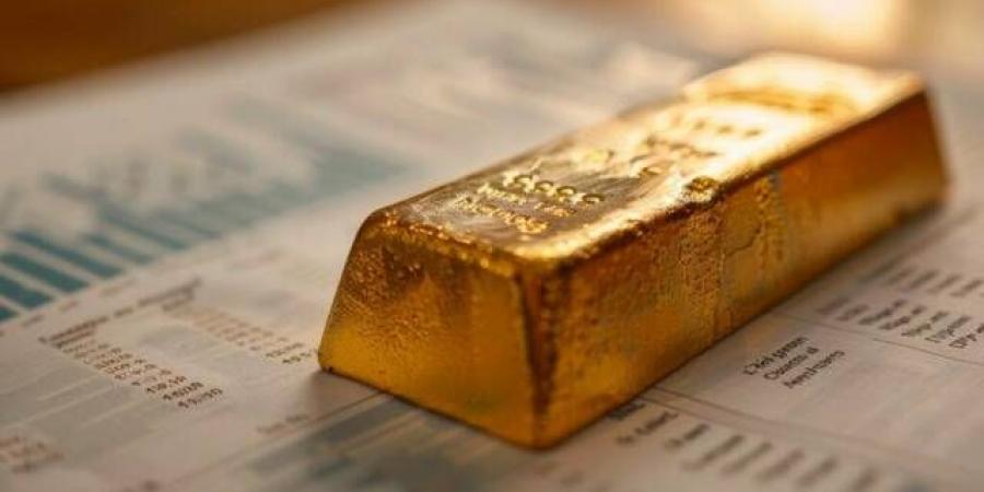 الذهب يصعد عند تسوية تعاملات الجمعة.. ويخسر 1.7% خلال الأسبوع