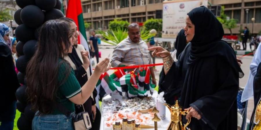 الموروث الإماراتي يتألق في ملتقى الثقافات بالقاهرة