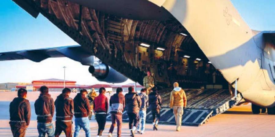 ترامب يبحث ترحيل المهاجرين إلى ليبيا ورواندا